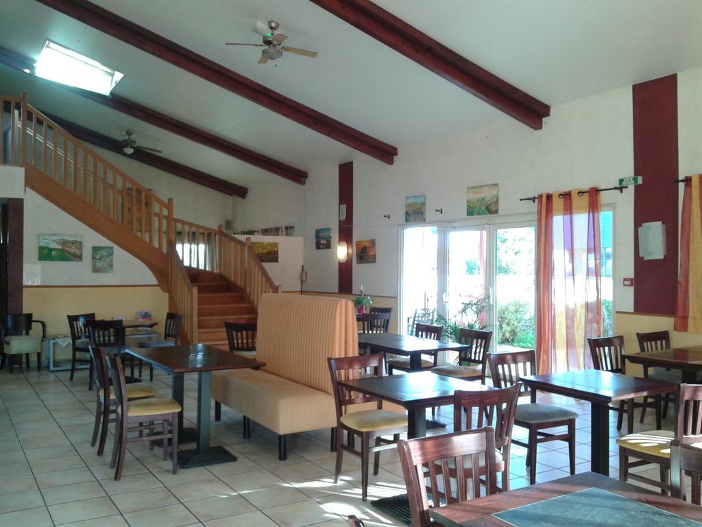 Couett'Hotel Oloron Sainte Marie ภายนอก รูปภาพ