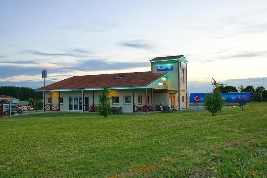 Couett'Hotel Oloron Sainte Marie ภายนอก รูปภาพ