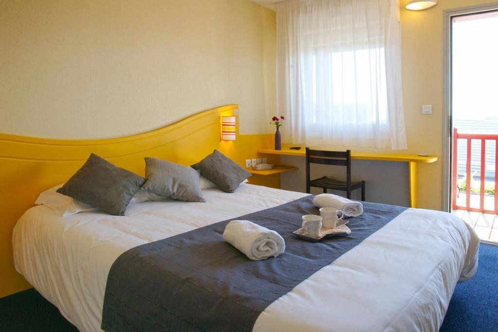 Couett'Hotel Oloron Sainte Marie ภายนอก รูปภาพ