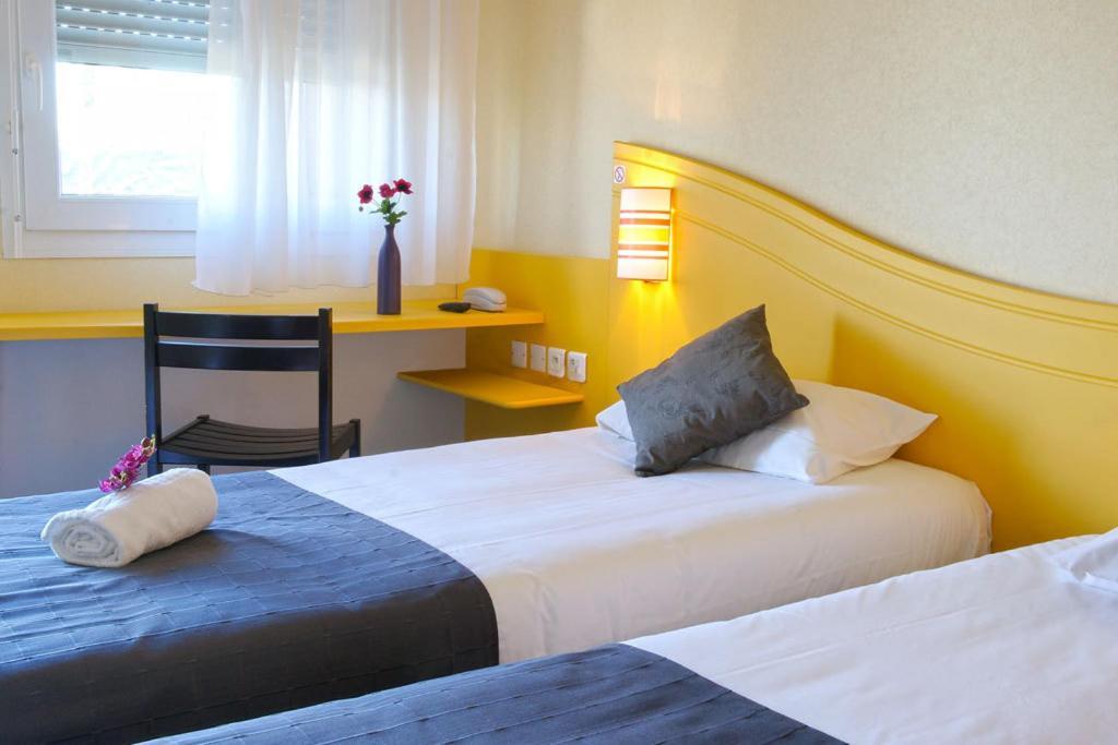 Couett'Hotel Oloron Sainte Marie ภายนอก รูปภาพ
