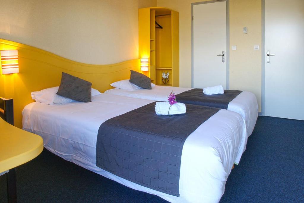 Couett'Hotel Oloron Sainte Marie ภายนอก รูปภาพ