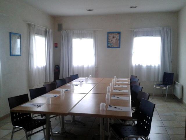 Couett'Hotel Oloron Sainte Marie ภายนอก รูปภาพ