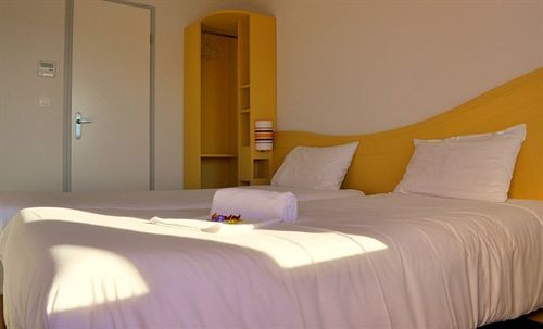 Couett'Hotel Oloron Sainte Marie ภายนอก รูปภาพ